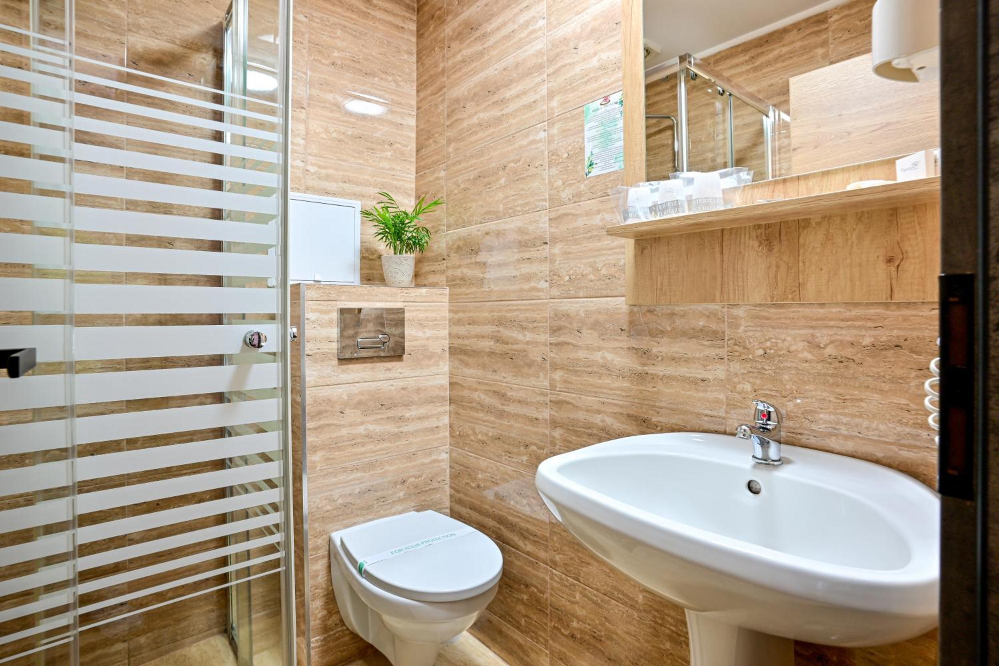 Hotel Class Hermannstadt Ngoại thất bức ảnh